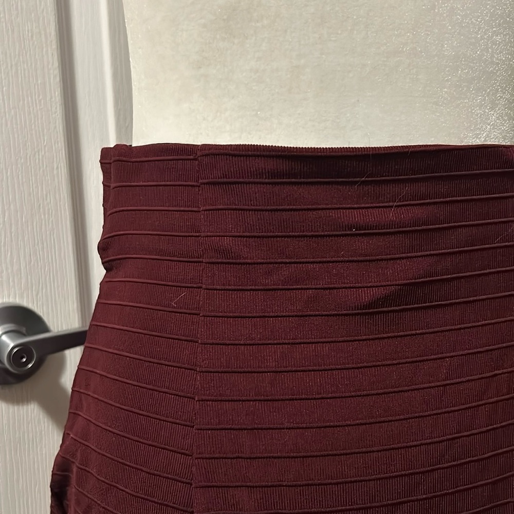 Ribbed pencil skirt